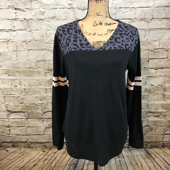 PINK Victoria's Secret Tops - PINK • Victoria’s Secret long sleeve Tee